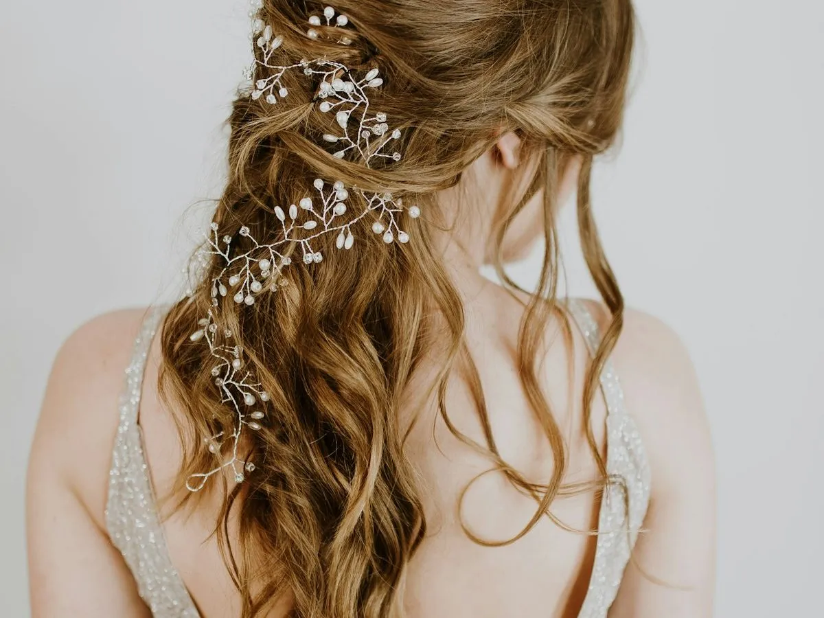 Recogido de novia con tocado — Novias & Social en Bruma Salón & Atelier, Chorrillos