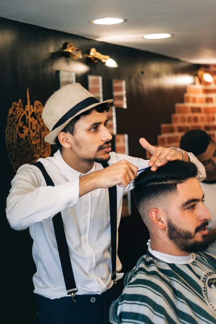 Renato Gómez, Corte & Visagismo en Bruma Salón & Atelier de Chorrillos